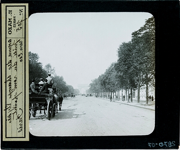 Avenue des Champs Elysées prise du rond-point, Paris – secondary view of slide