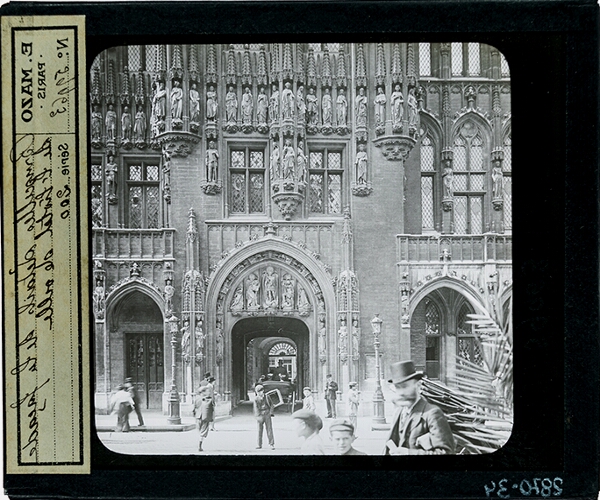 Bruxelles, détails de la façade de l'hôtel de ville – secondary view of slide