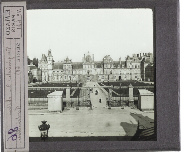 Vue générale du château, Fontainebleau – secondary view of slide