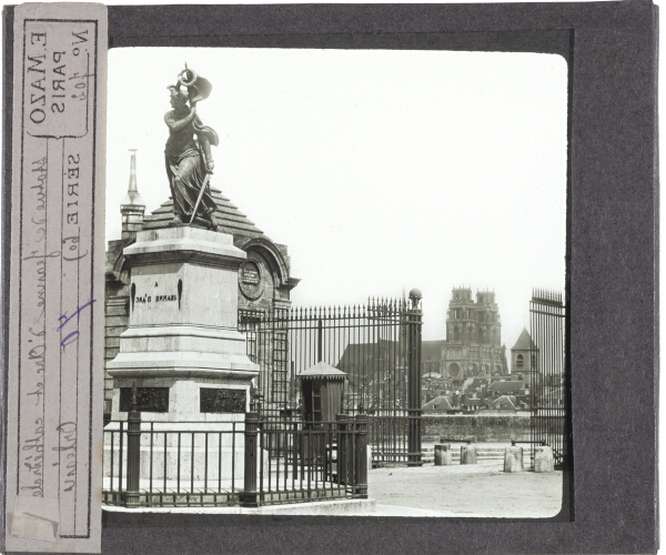 Statue de Jeanne d'Arc et cathédrale, Orléans – secondary view of slide