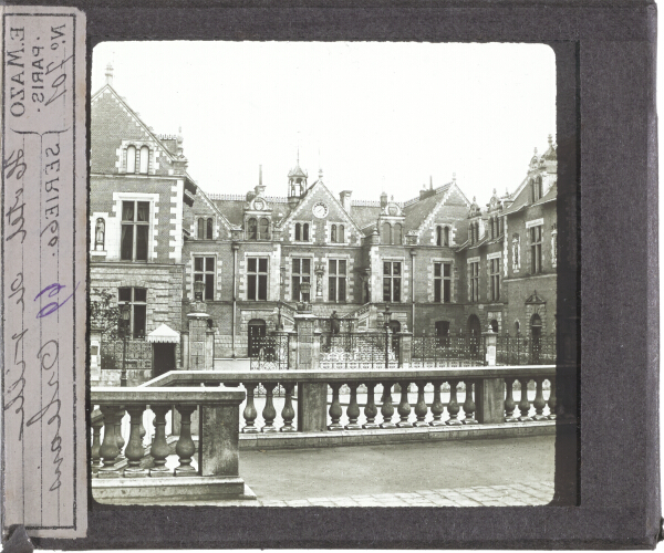 Hôtel de Ville, Orléans – secondary view of slide