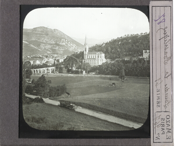 Lourdes, la Basilique – secondary view of slide