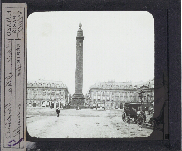 Place Vendôme, ensemble – secondary view of slide
