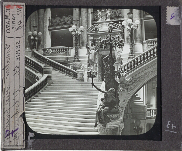 Escalier, vue prise de l'entrée Opéra – secondary view of slide