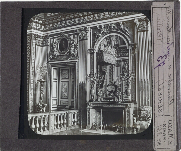 Chambre à coucher Louis XIV, Versailles – secondary view of slide