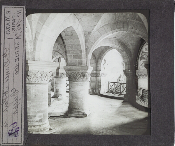 St-Denis. Abbaye. La crypte – secondary view of slide