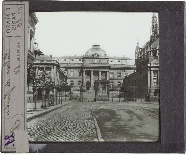 Palais de Justice – secondary view of slide