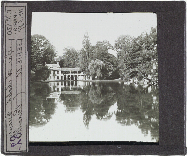 Lac et chalet, Trianon, Versailles – secondary view of slide