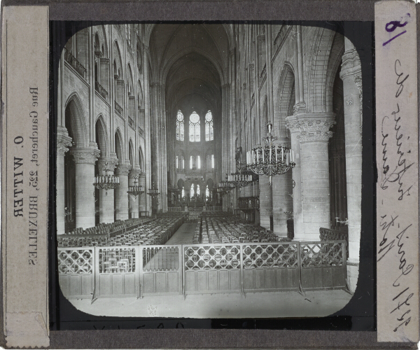 Paris. Intérieur de Notre-Dame – secondary view of slide