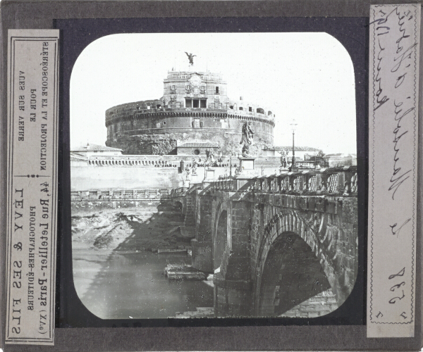 Le Mausolié d'Hadrien, Rome – secondary view of slide
