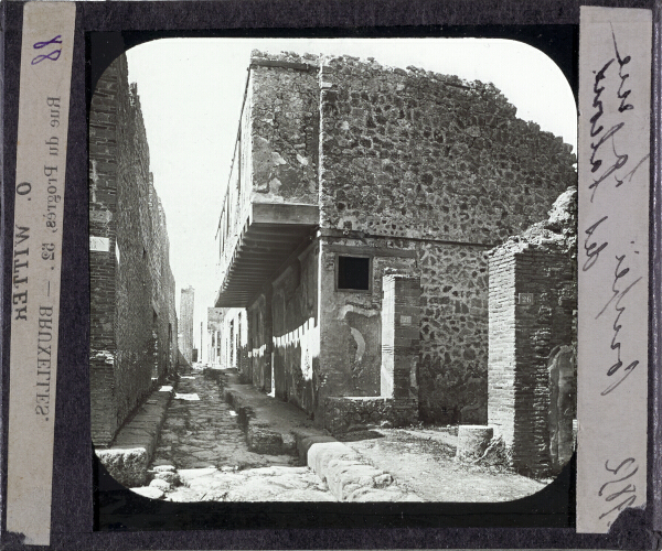 Pompeï. La rue des balcons – secondary view of slide