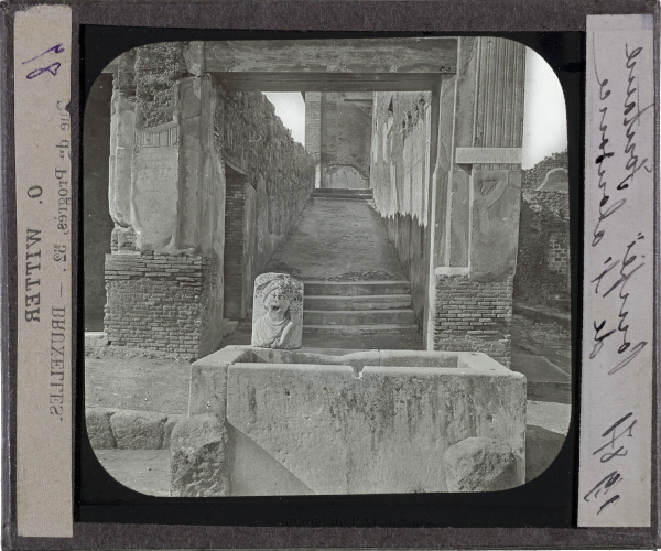 Pompeï. Fontaine de l'abondance – secondary view of slide