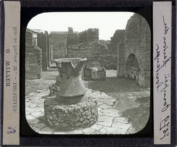 Pompeï. Maison du boulanger – secondary view of slide