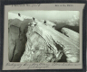Besteigung des Montblanc. Uberschreiten einer Gletscherspalte