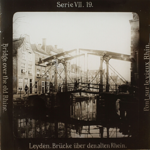 Leyden. Brücke über den alten Rhein