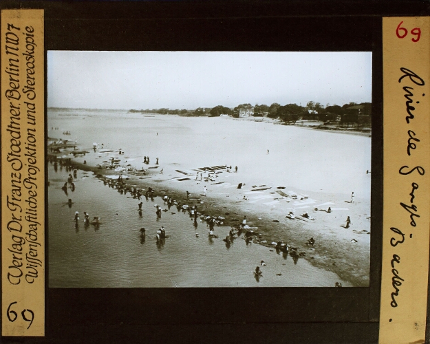 Rivier de Ganges met religieuse baders