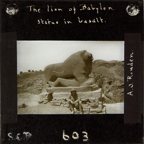 The lion of Babylon, statue in basalt