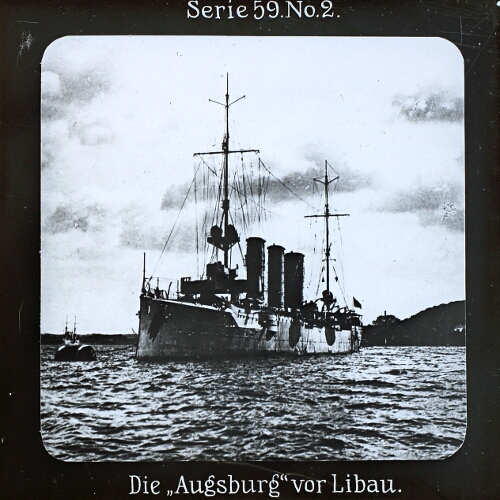 Die 'Augsburg' vor Libau.