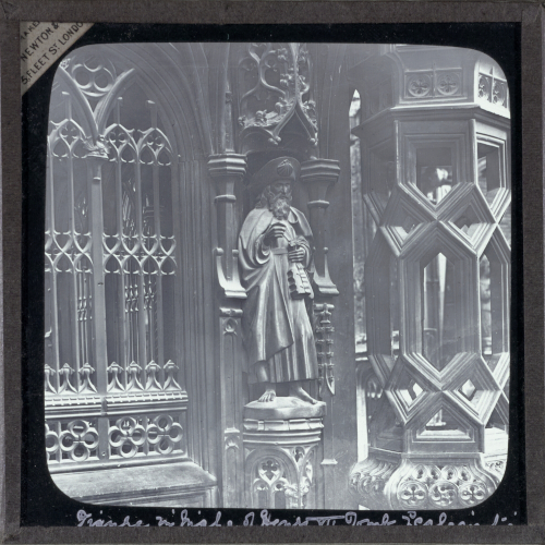 Ecclesiastical Figure in niche of Henry VII's Tomb