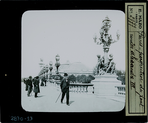 Paris, perspective du pont Alexandre III