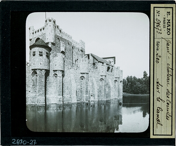 Gand, château des Comtes sur le canal