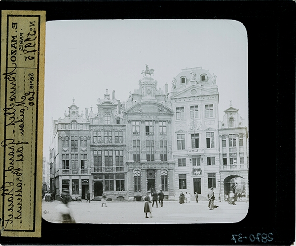 Bruxelles. Grand Place et Maison des Brasseurs – secondary view of slide