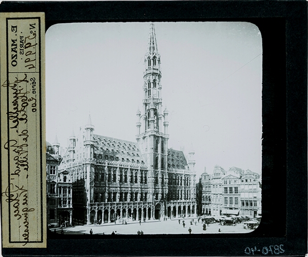 Bruxelles. Grand Place, l'Hôtel de Ville – secondary view of slide