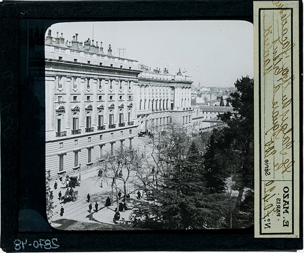 Le Palais du Roi, façade sur. Square d'Orient. Madrid – secondary view of slide