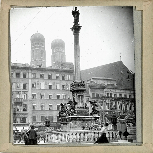 Munich, Cathedral and Fountain in Marienplatz