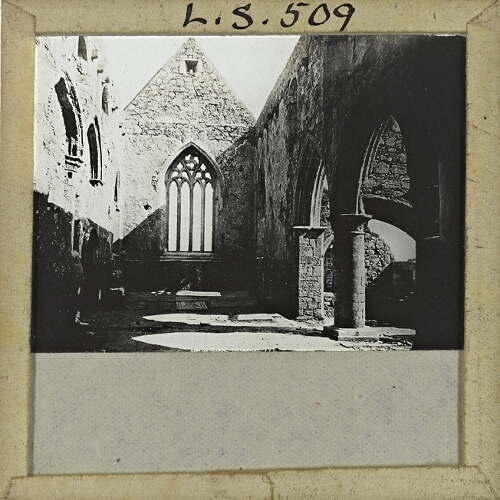 Ruins of Iona Cathedral, Int.