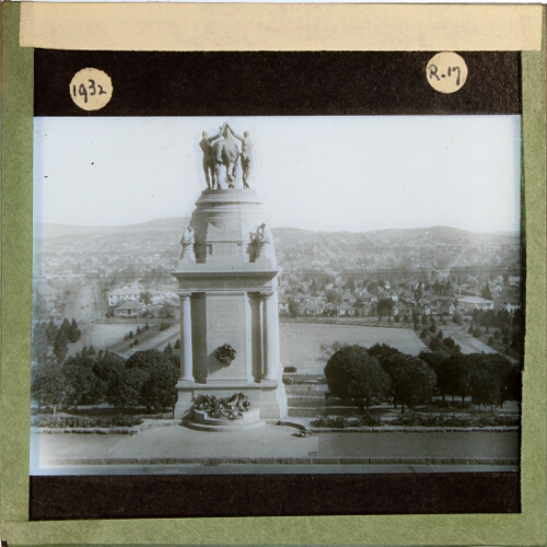 World War I memorial in unidentified city