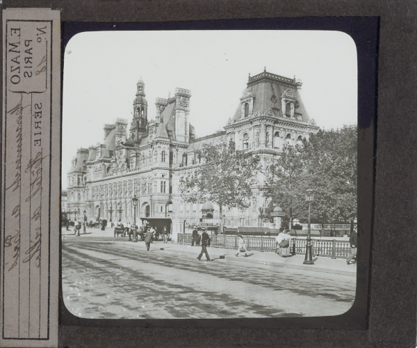 Hôtel de ville – secondary view of slide