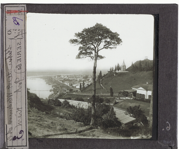 Colonne de Saint-Wladimir et le port – secondary view of slide