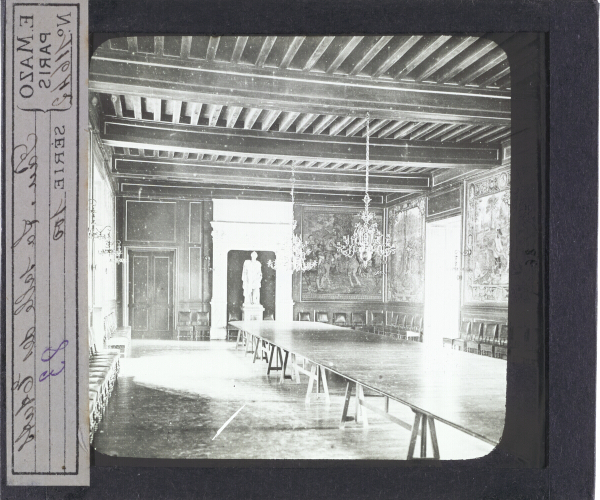 Pau. La salle des Etats – secondary view of slide