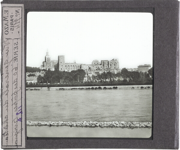 Vue générale du château des pâpes, Avignon – secondary view of slide