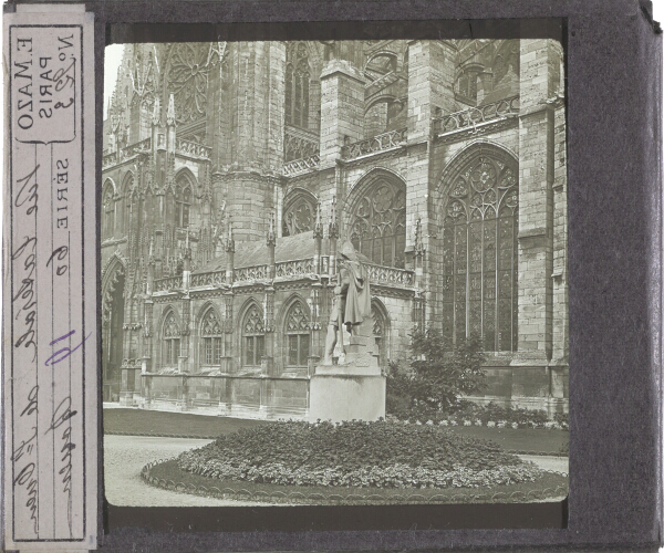 Vue laterale de Saint-Ouen – secondary view of slide