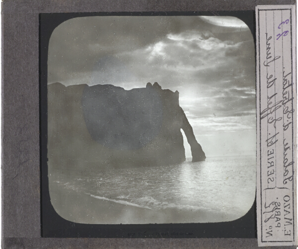 Falaises d’Etretat, effet de lune – secondary view of slide