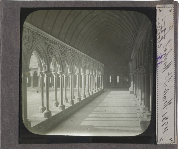 Mont Saint Michel. Le cloître – secondary view of slide