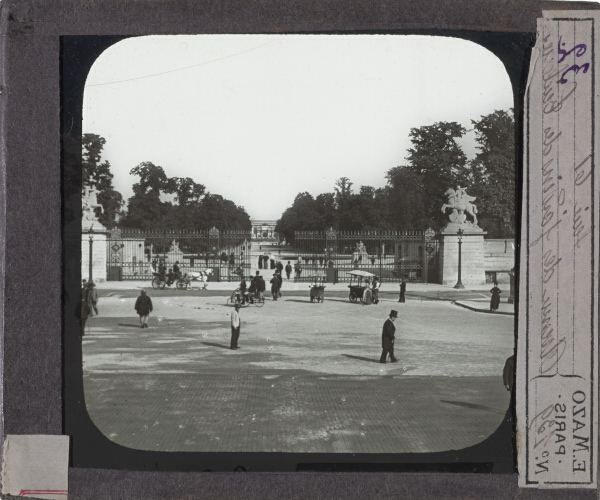 Avenue des Jardins des Tuileries – secondary view of slide