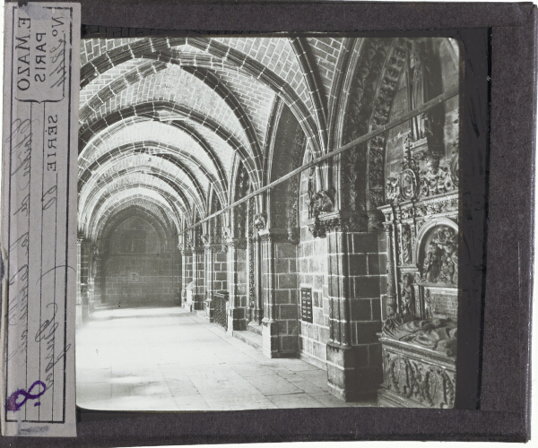 Cloître de la cathédrale – secondary view of slide
