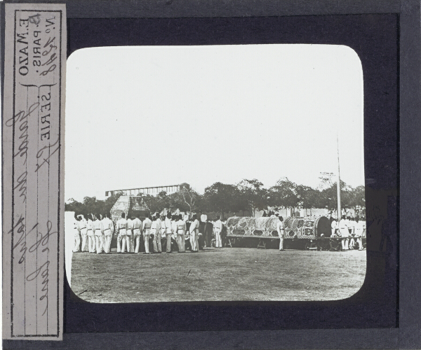 Garde du Tapis, Le Caire – secondary view of slide