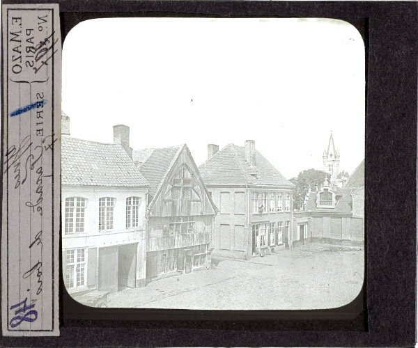 Façade de la maison de bois – secondary view of slide