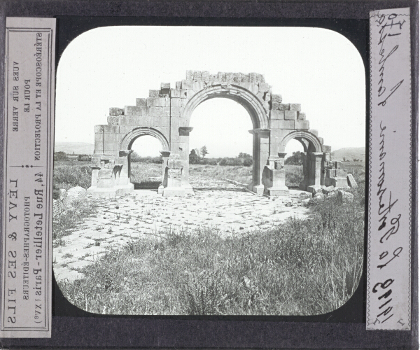 La Porte romaine, Lambessa – secondary view of slide