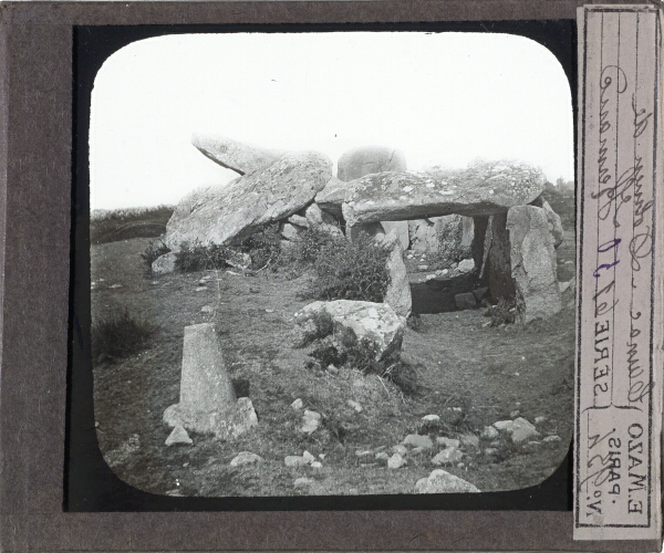 Dolmen de Kermaria – secondary view of slide