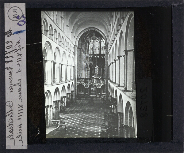 Cathédrale Notre-Dame. Nef XIIe siècle, choeur XIIIe – secondary view of slide